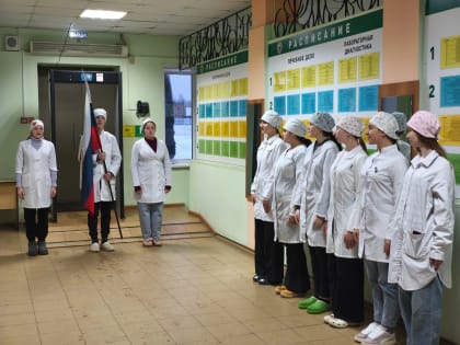 Церемония поднятия Государственного флага Российской Федерации