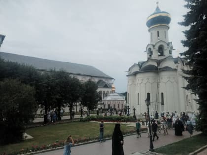 Литургия в Свято-Троицкой Сергиевой лавре в день памяти преподобного Сергия Радонежского