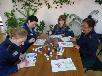 В ИК-7 УФСИН России по Липецкой области с осужденными женщинами проведено занятие в рамках арт-терапии