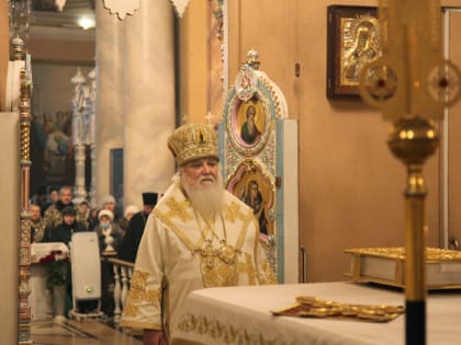 В Христо-Рождественском соборе Липецка состоялась Великая вечерня с чтением акафиста Пресвятой Богородице