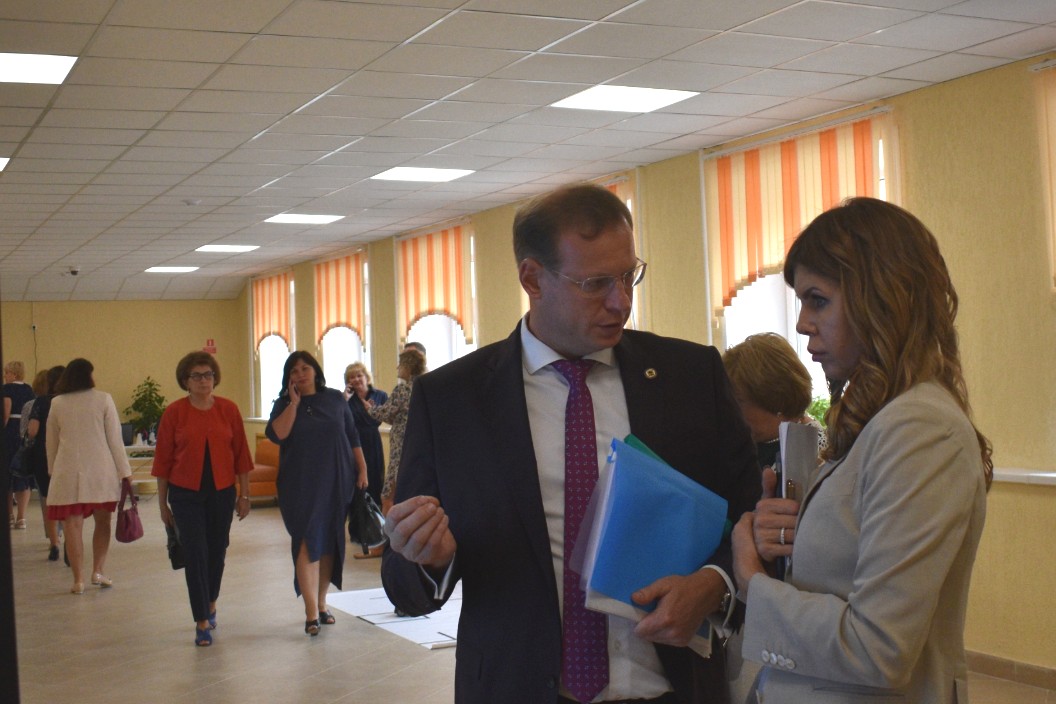 Липецкие учителя. Липецкие учителя. Липецкие учителя. Директор 51 школы липецк. Липецкие учителя.