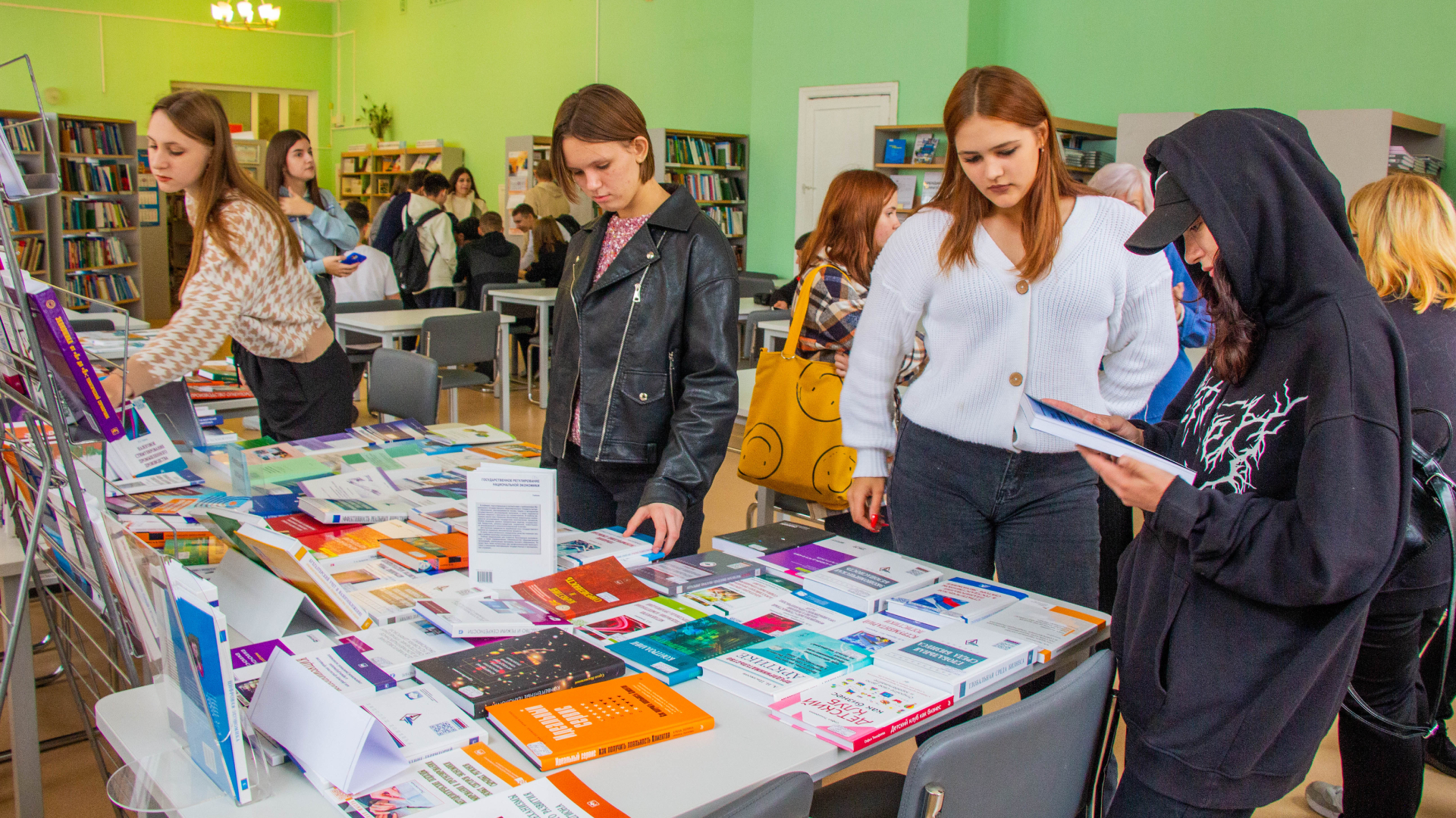 Выставка преподавателей. Выставка об учителе.