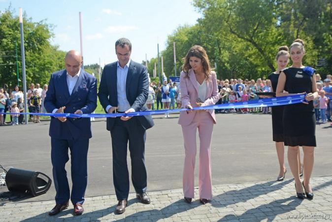 Открытие липецк. Парк Металлургов Липецк открытие. НЛМК открытие парка. НЛМК Липецк открытие парка. Директор парка Победы Липецк.