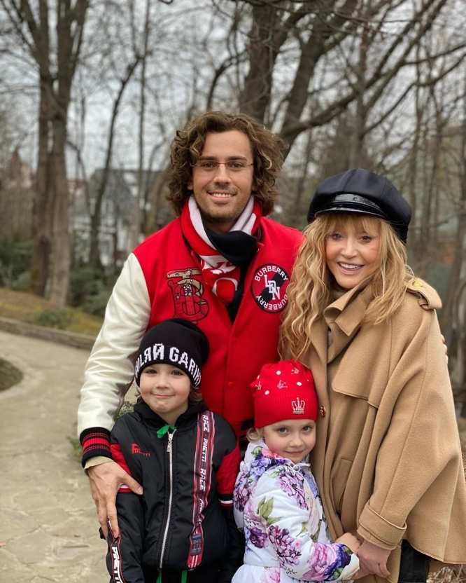 Гарри и Елизавета Галкины изготовили для родителей поделки на Рождество