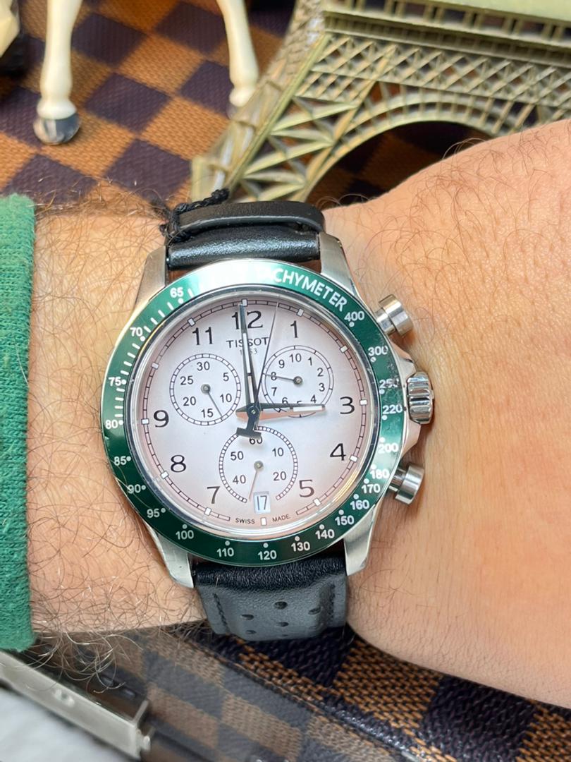 montre homme originale Tissot V8 Chronograph en Algérie