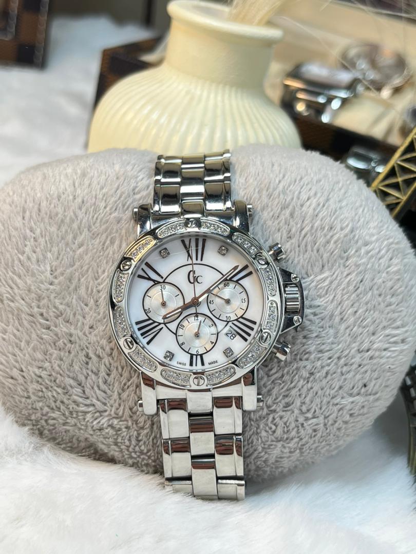 montre femme originale Guess Collection Diver Chic Chronograph en Algérie