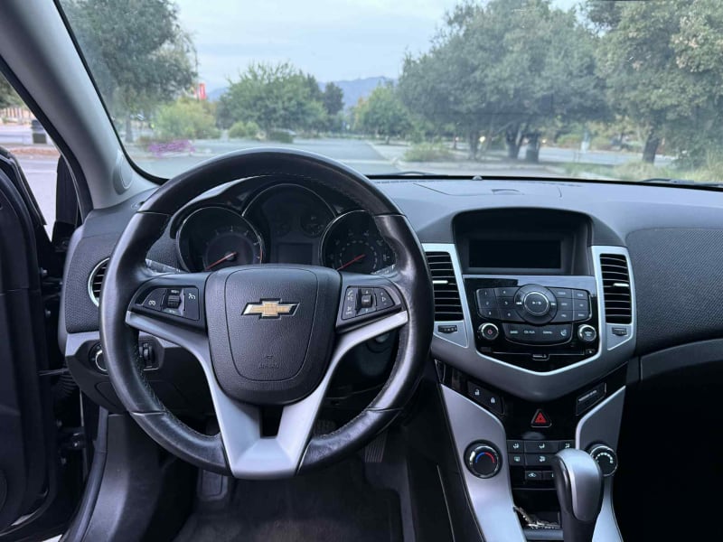 2013 CHEVROLET Cruze photo 9