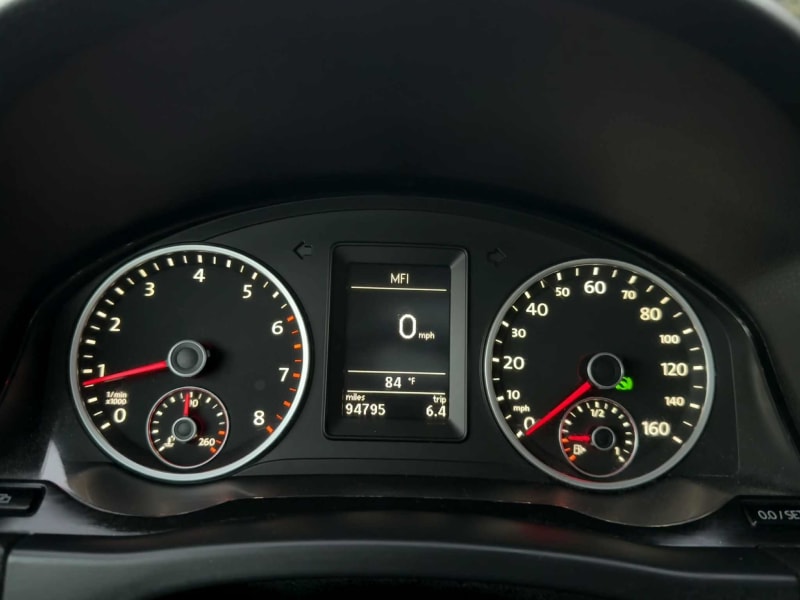 2012 VOLKSWAGEN Tiguan photo 17