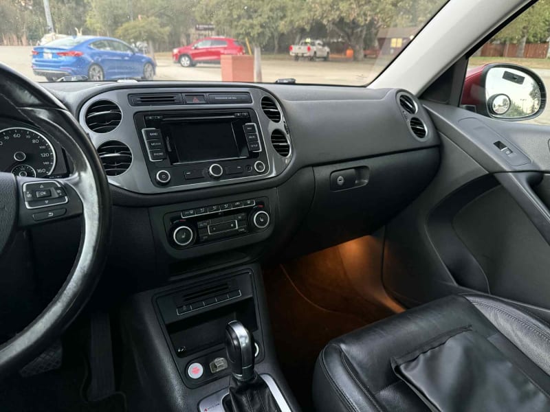 2012 VOLKSWAGEN Tiguan photo 15