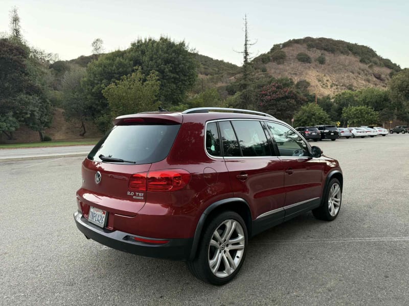 2012 VOLKSWAGEN Tiguan photo 5