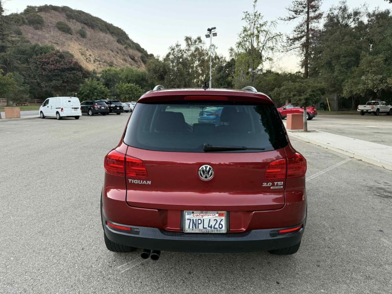 2012 VOLKSWAGEN Tiguan photo 6