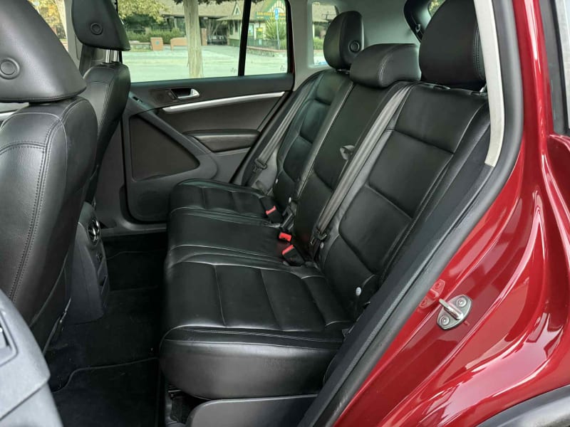 2012 VOLKSWAGEN Tiguan photo 10