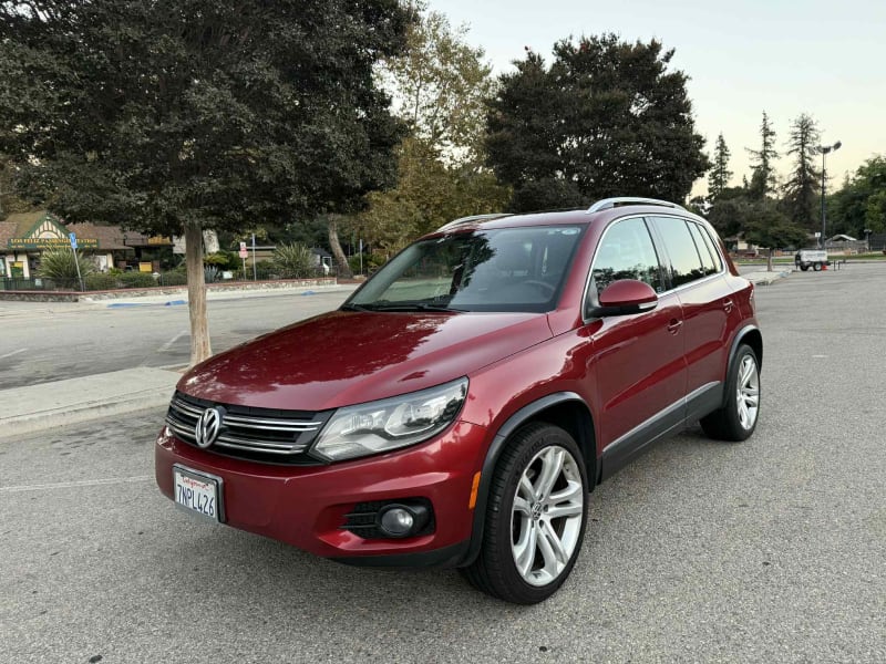 2012 VOLKSWAGEN Tiguan