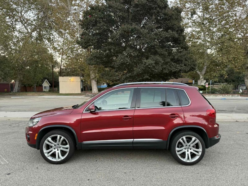 2012 VOLKSWAGEN Tiguan photo 8