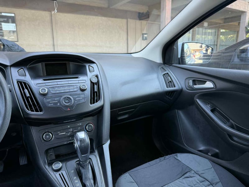 2015 FORD Focus photo 14
