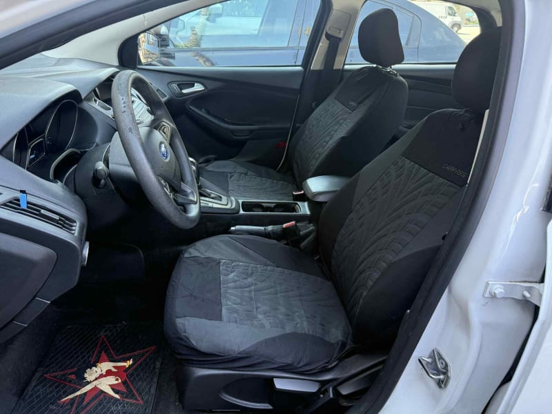 2015 FORD Focus photo 9
