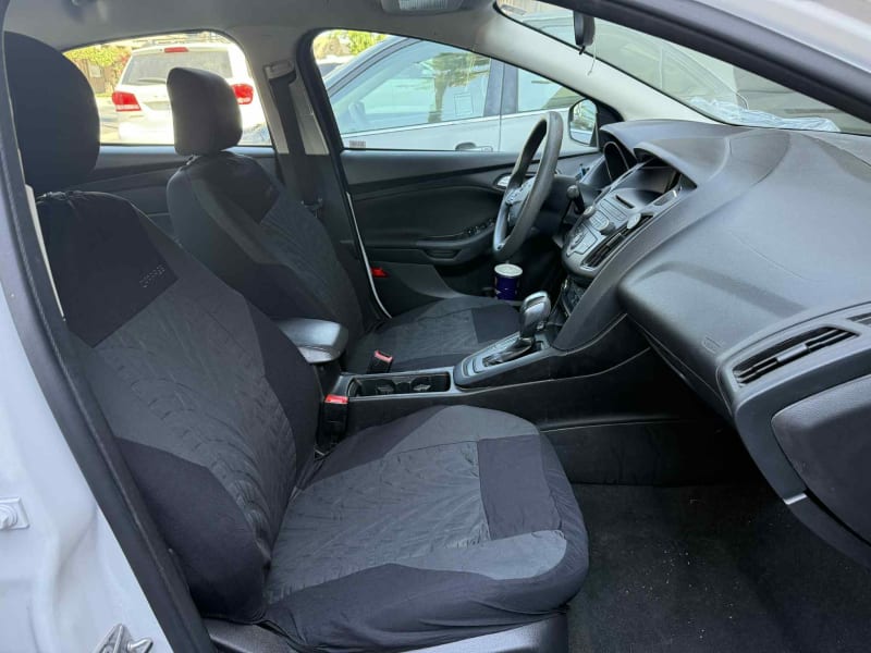 2015 FORD Focus photo 12