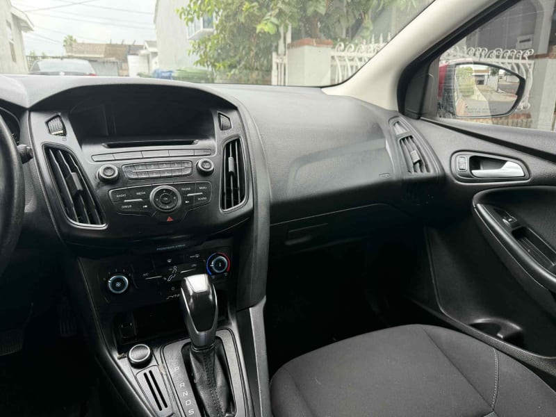 2016 FORD Focus photo 14