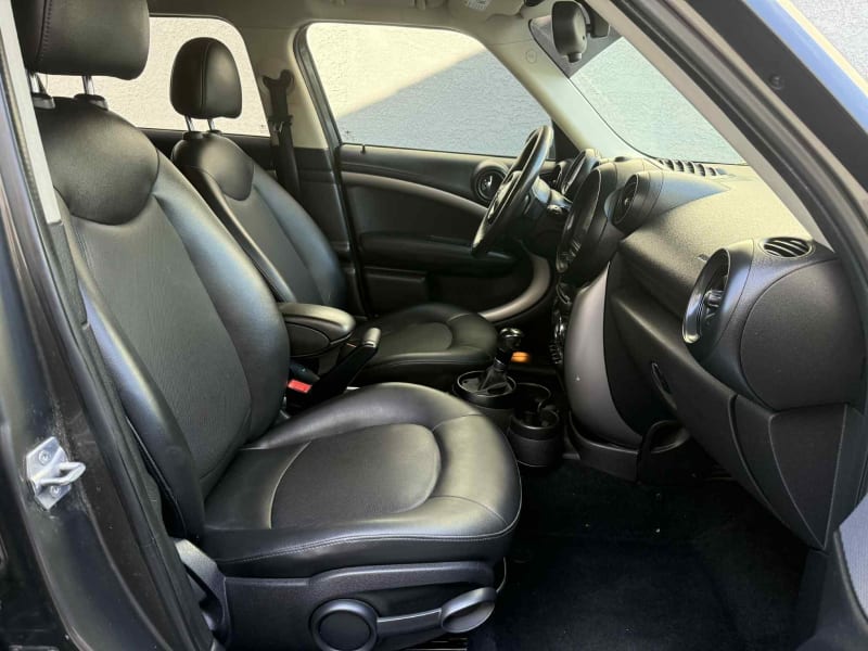 2014 MINI Countryman photo 12