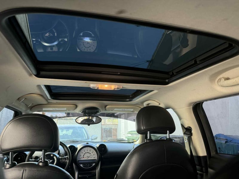 2014 MINI Countryman photo 15