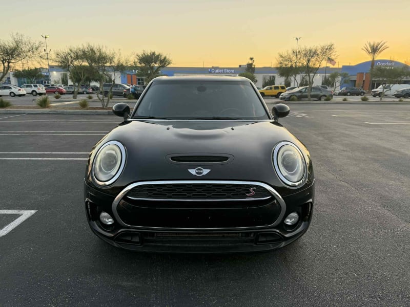 2017 MINI Clubman photo 2