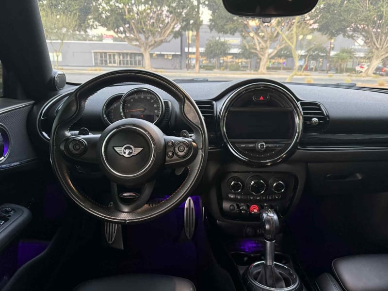 2017 MINI Clubman photo 12