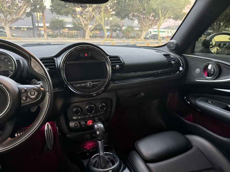 2017 MINI Clubman photo 13