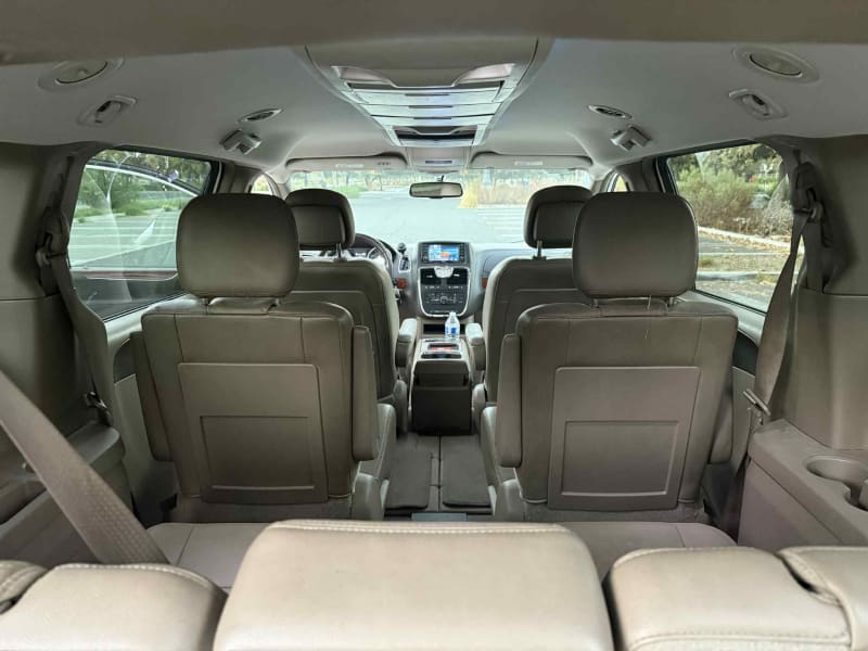 2012 CHRYSLER Town and Country photo 22