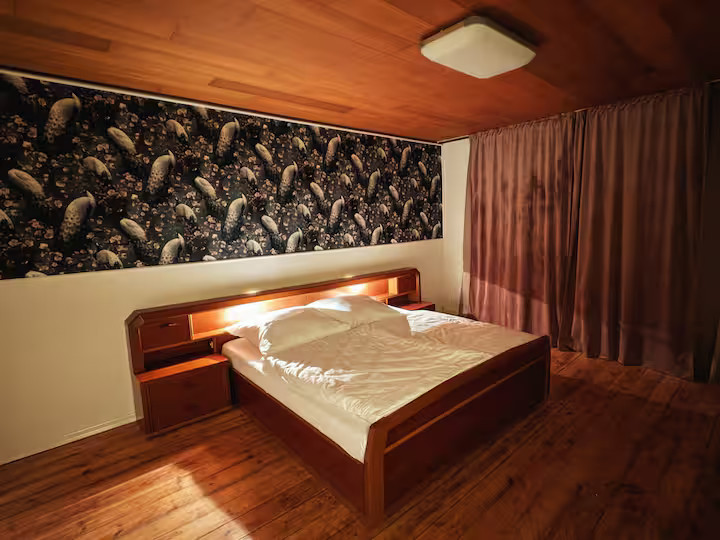 Bedroom 2></div>
      <div class=