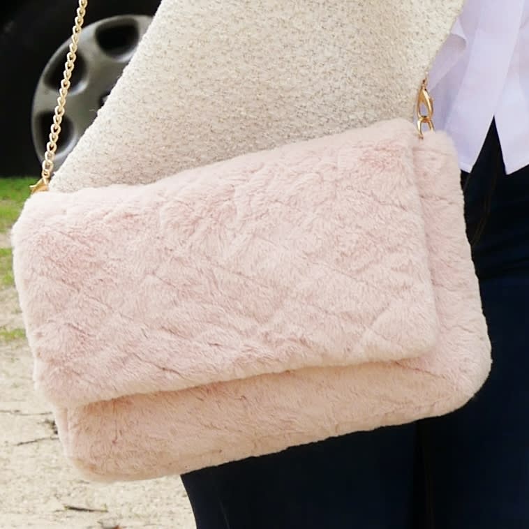 Light pink shoulder bag. Pink padded faux fur crossbody bag. Package