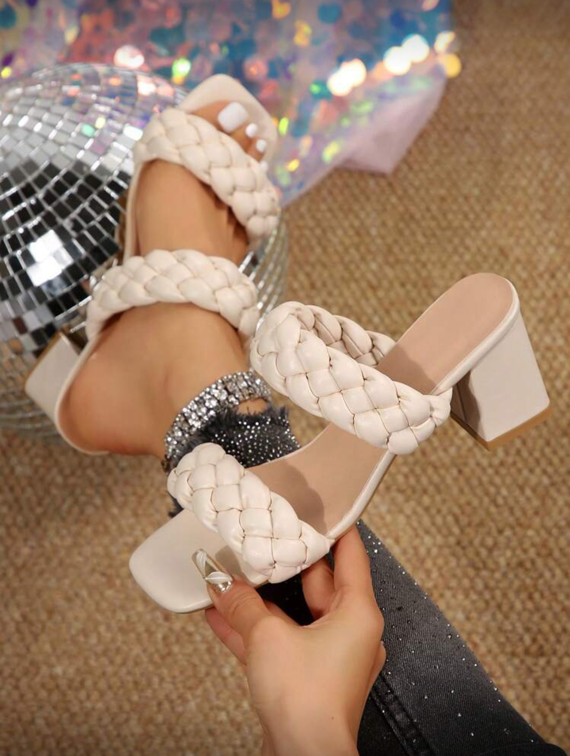 402733 586969 360876 528105