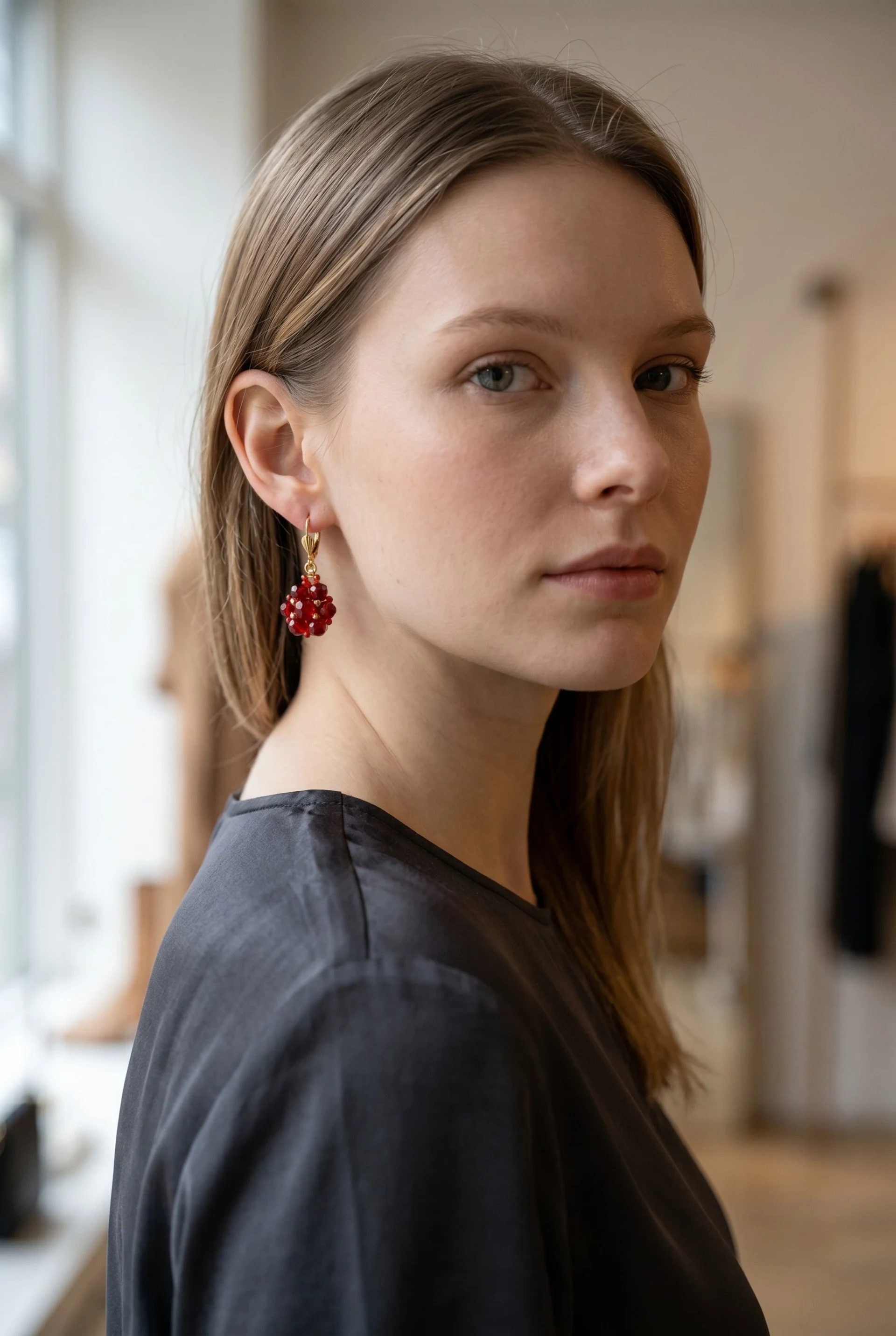 Arete rojo - imagen 2