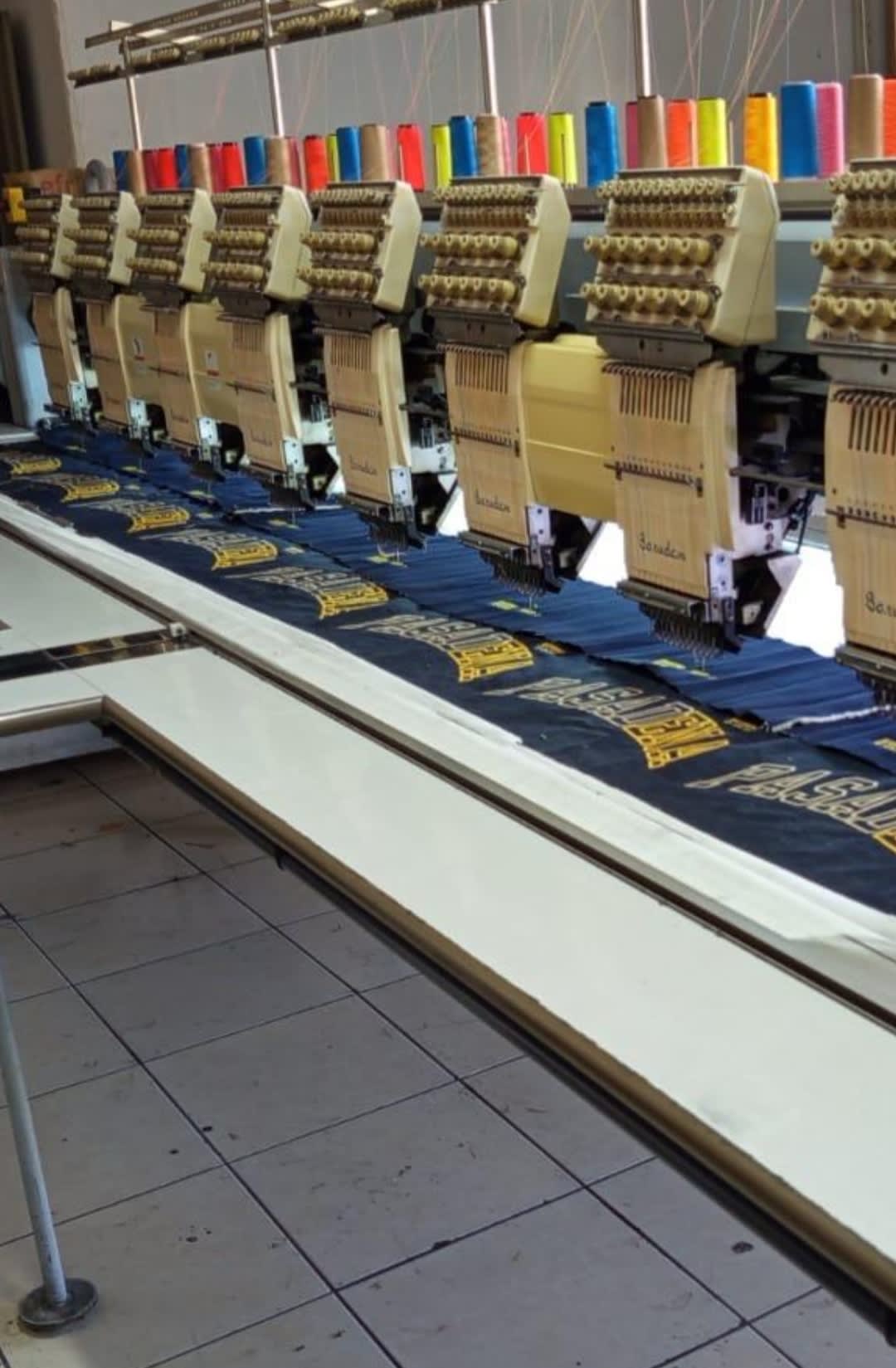 Satılık Barudan Marka 2006 Model 15 Kafa 40x90 Kasnak Ölçüsü Renkli Ekran Pullu Nakış Makinası 