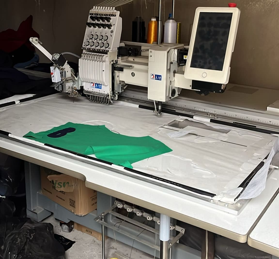 Satılık 2023 model tek kafa nakış suzene pullu nakış makinesi. 