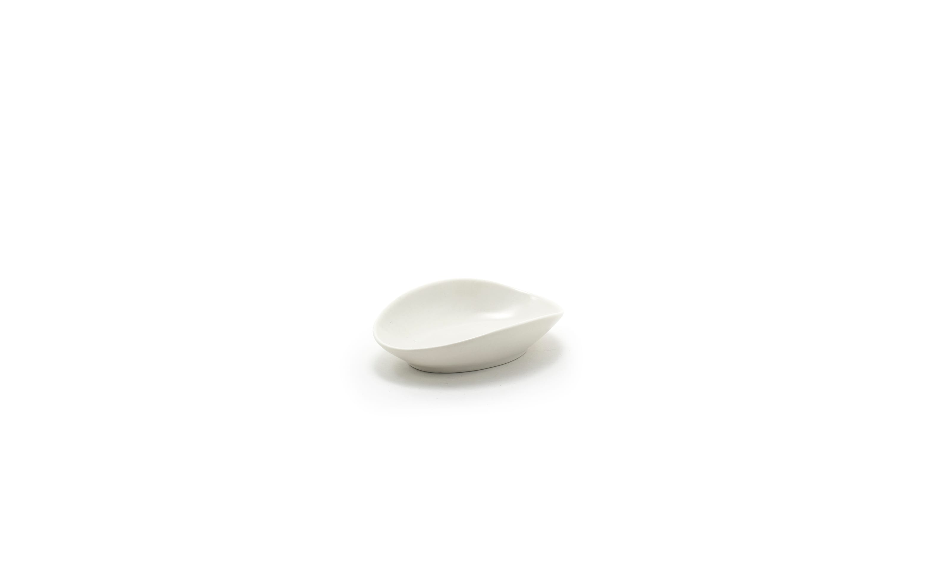 Front of the House DSD061BEP23 3 oz Oval Tides® Ramekin, Scallop, 12/Case