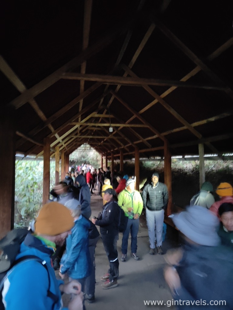 5:17 am people making a move to the gate