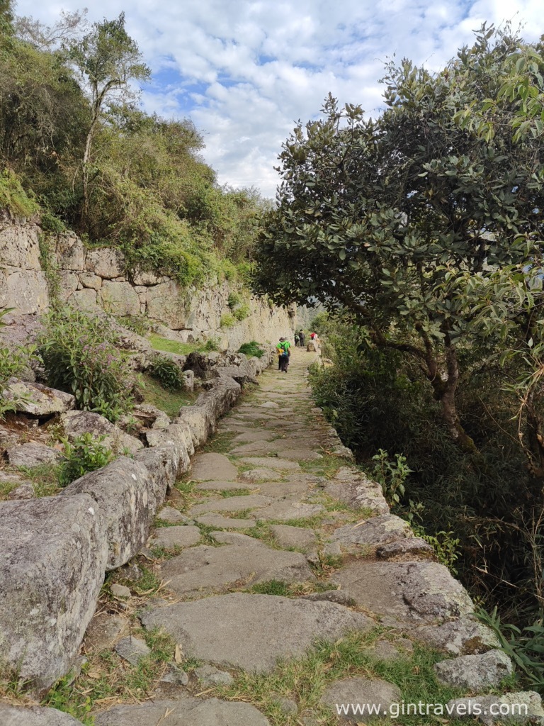 Path down to Machu Picchu site