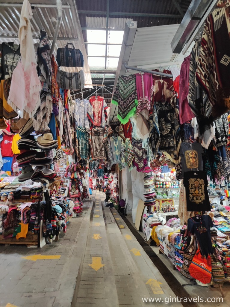 Agua Calientes market