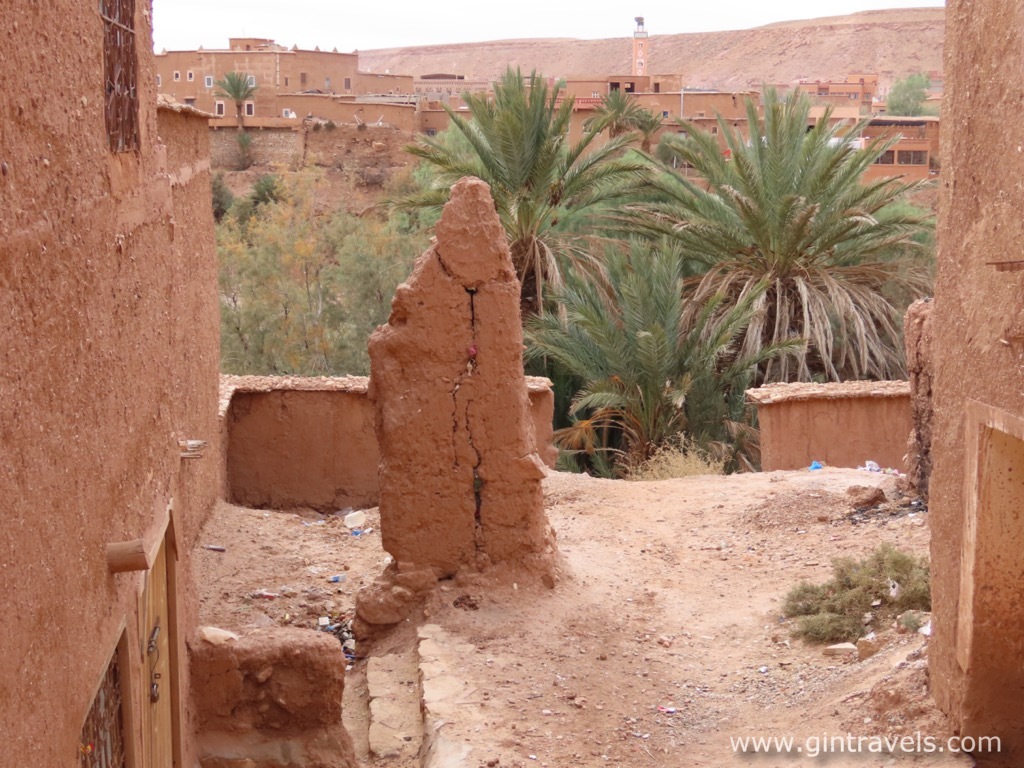 Trash on the rooftops, Kasbah Ait Ben Haddou, Morocco