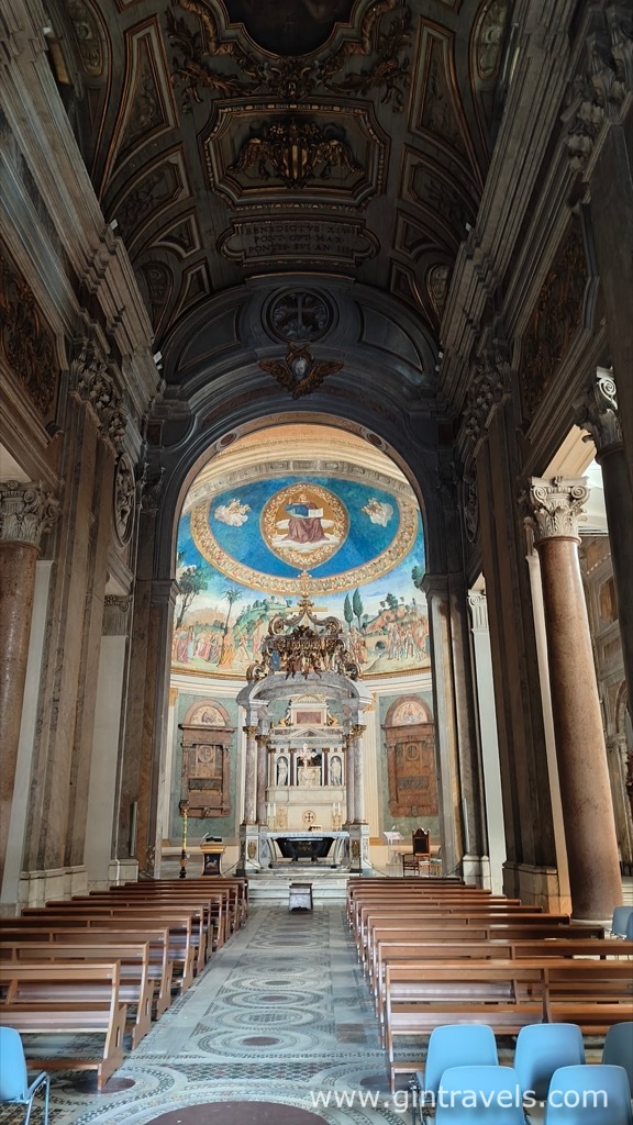 Basilica di Santa Croce in Gerusalemme interior