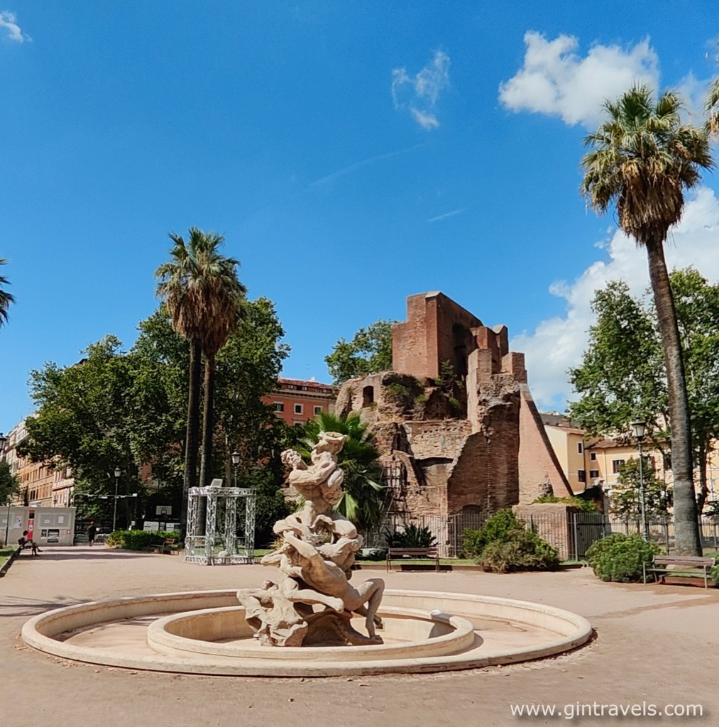 Fontana del Giardino di Piazza Vittorio and Trofei di Mario