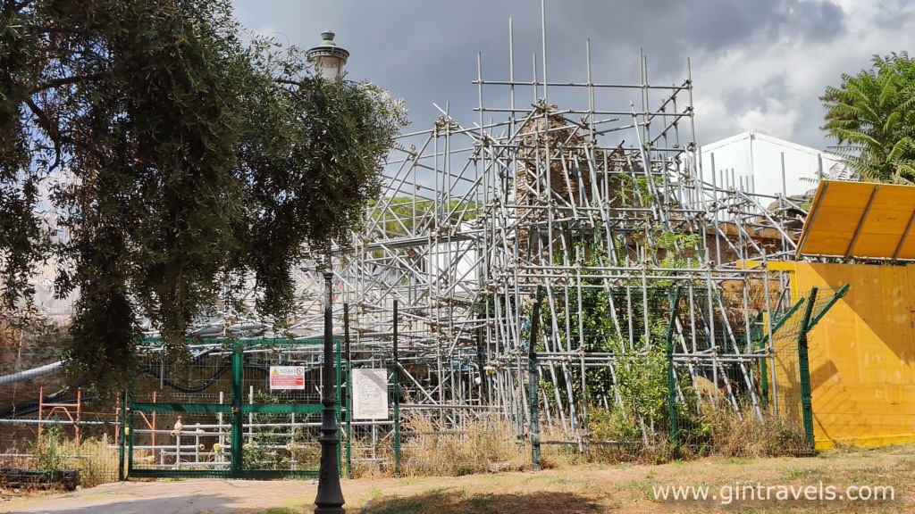 Strcuture under reconstruction near Domus Aurea