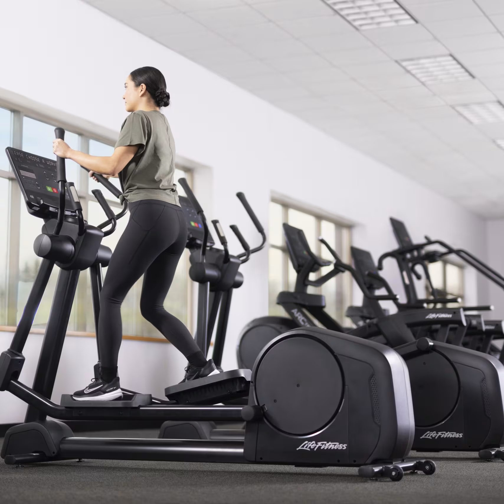 Life Fitness Aspire Elliptical Cross Trainer with SL Console
