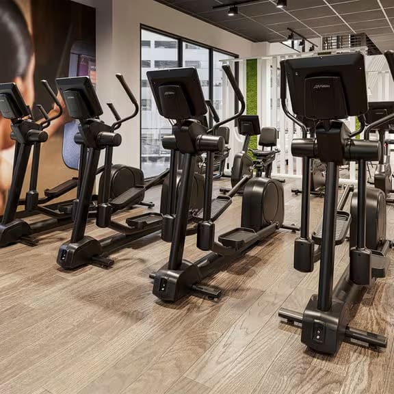 Life Fitness Aspire Elliptical Cross Trainer with SL Console