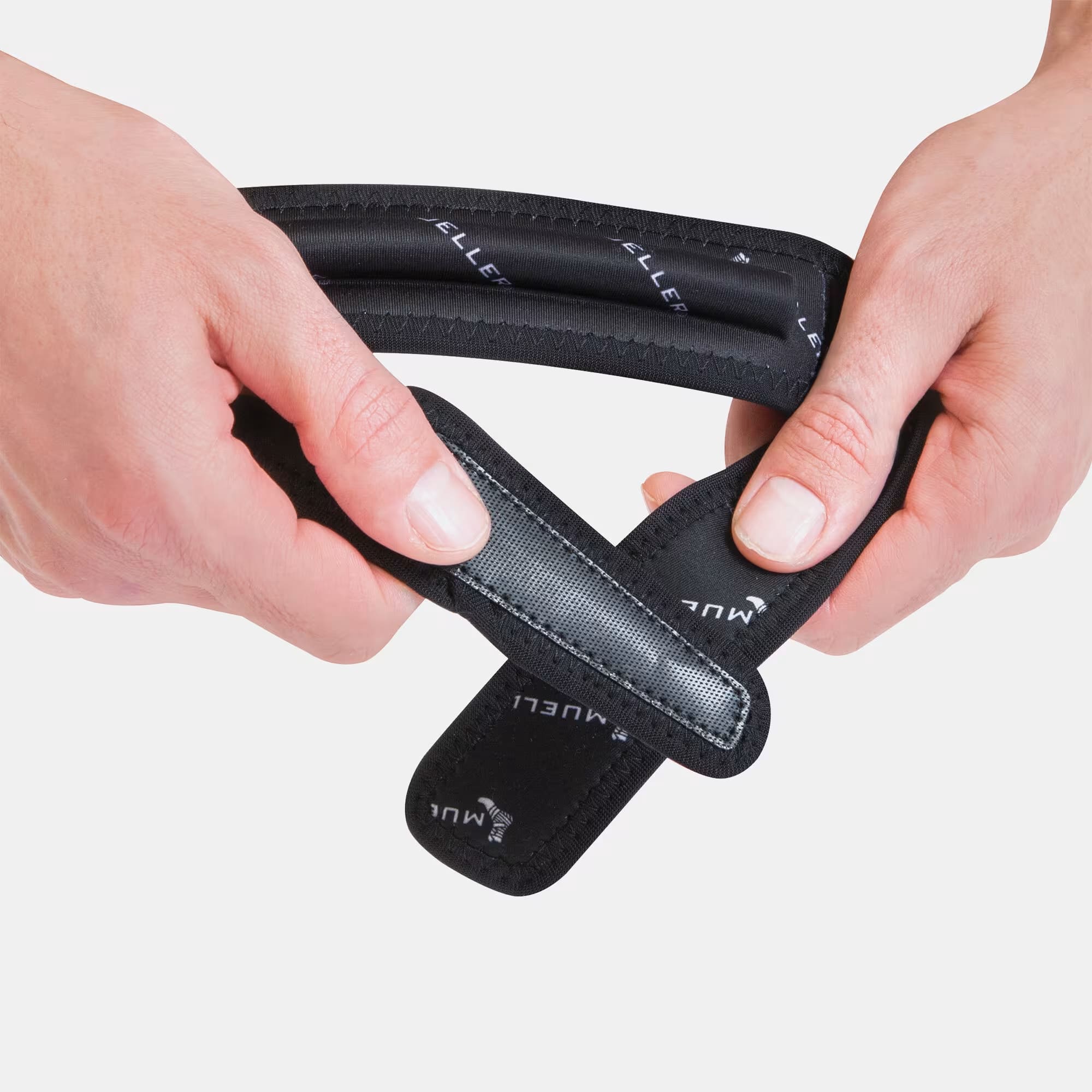 Mueller Jumpers Knee Strap Black One Size 