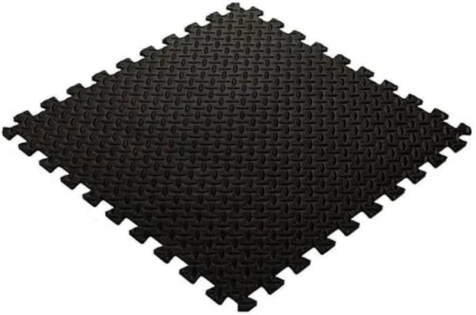 Black interlocking gym floor tile