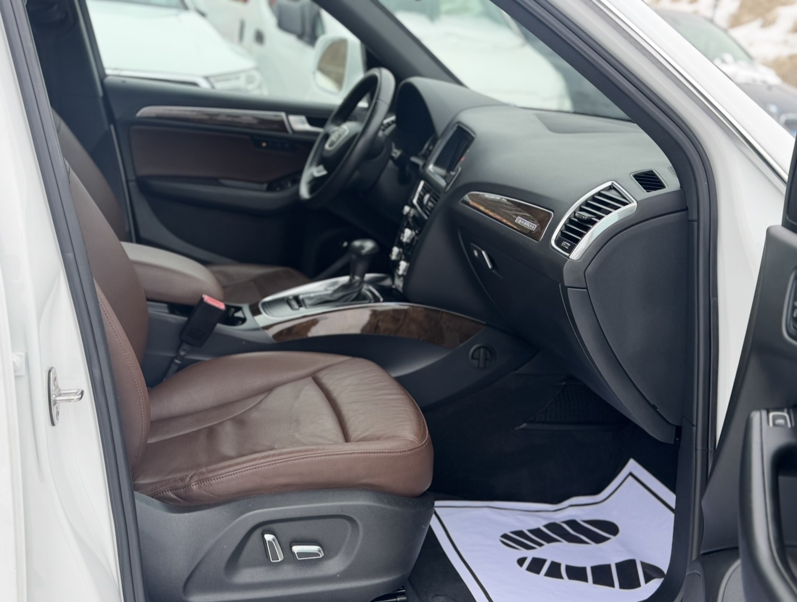 Audi Q5 2.0T Quattro photo 9