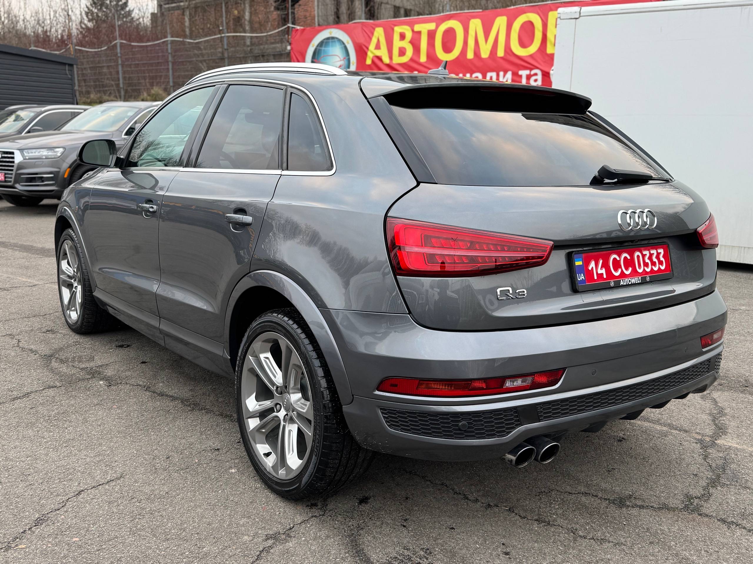 Audi Q3 2.0T Prestige Sline photo 4