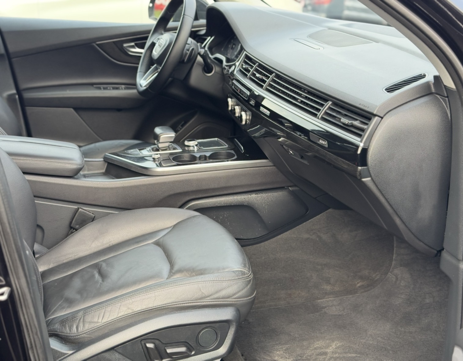 Audi Q7 Premium Plus photo 9