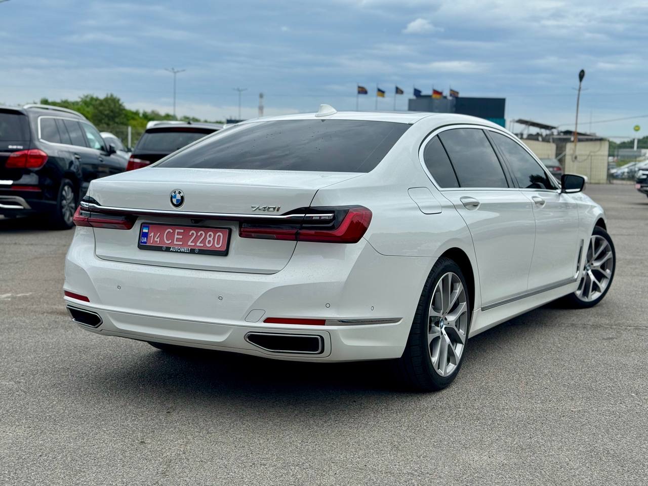 BMW 740Li G12 Lift photo 3